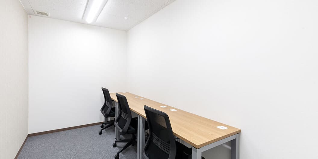Regus-Photoshoot_OpenOffice-Osaka-Higobashi-5475_Osaka_Japan_Small-Office_Without-people-2