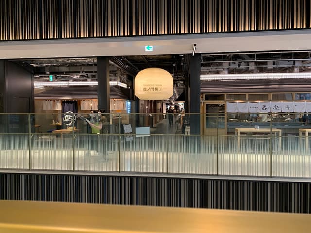 近隣の飲食店_オフィスビル内には計52店の飲食店がございます。
