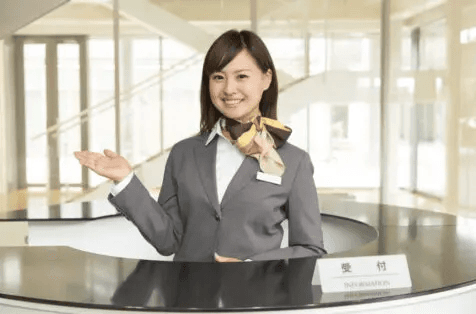 エントランス。平日の営業時間内はコンシェルジュが皆様をお出迎え。※画像はイメージです。©bizcomfort