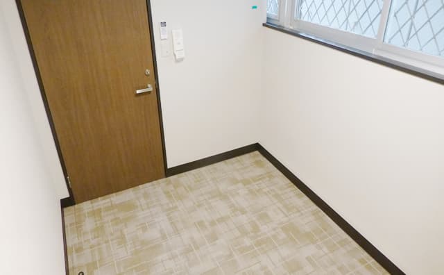 個室_家具を持ちこんで自分だけのこだわりオフィスを作りましょう