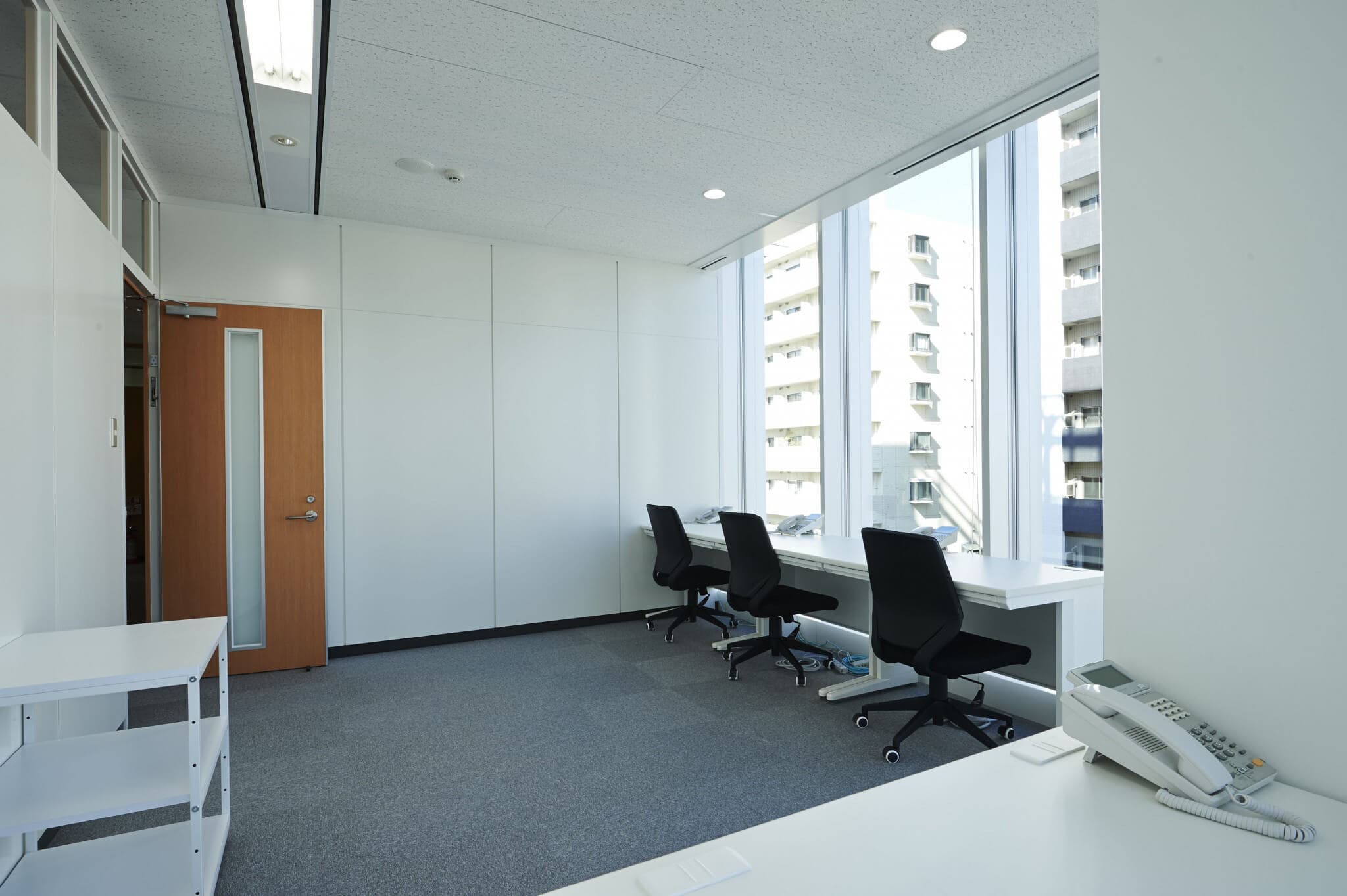 個室_6名用個室です。広々としたスペースで快適に作業して頂けます。