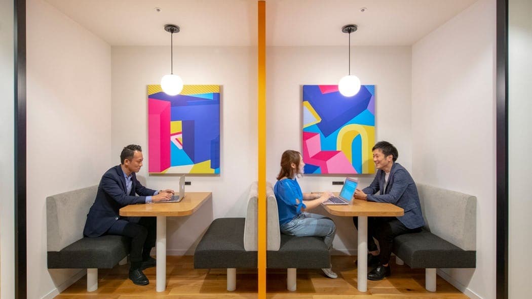 共用部_ミーティングスペース。©WeWork※写真はイメージです。