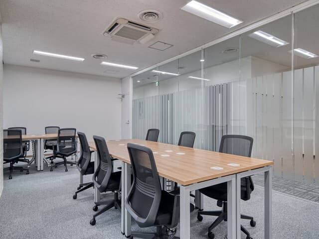 個室_各個室では高速のネット回線を利用できるよう準備されています。