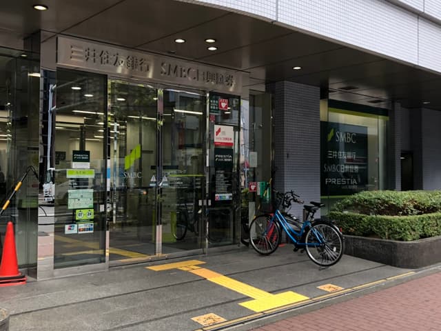 周辺の銀行_徒歩3分の所に三井住友銀行があります。