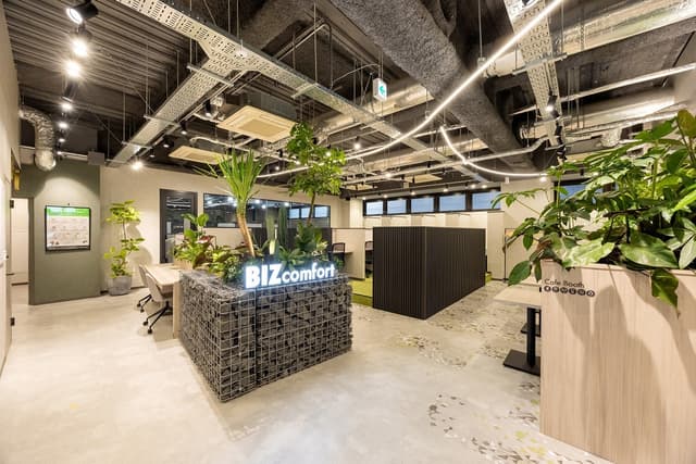 グループワーク、ソロワークそれぞれ向けに4種類の席を用意しています。