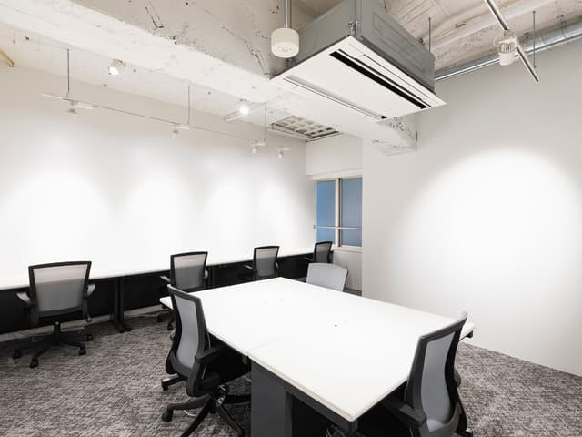 個室_個別空調完備の完全個室なので、快適な環境で作業に取り組めます。