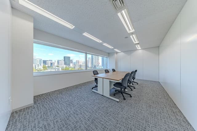 専有部_個室。自然光が入る窓ありのお部屋もあります。