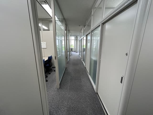 オフィス内通路