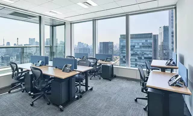 専有部_個室。窓が多く明るいオフィス空間です。※写真はイメージです。©The Executive Centre