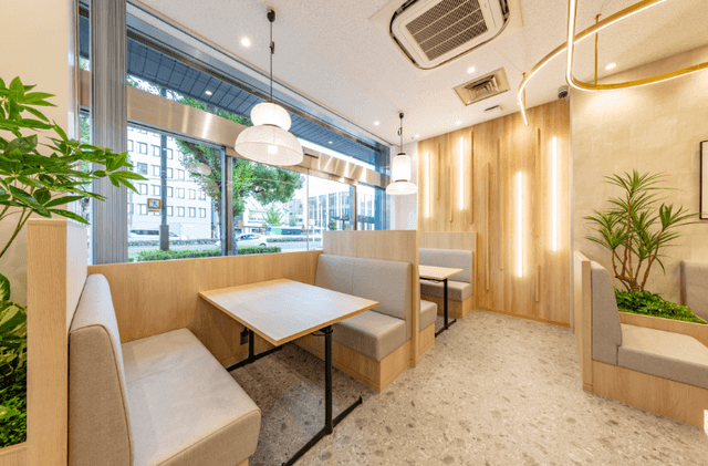 ラウンジ 明るく開放的なラウンジスペースです。