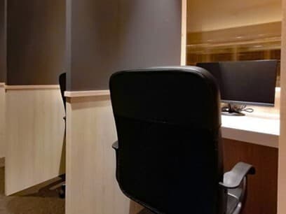 共用部_ブース席。仕切りを設け、プライベート空間が確保されたブース席です。※画像はイメージです。©BasisPoint