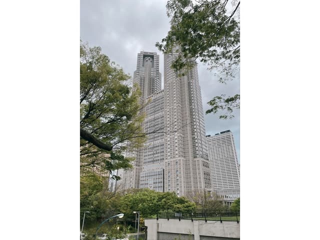 近隣の行政機関_東京都庁 (徒歩5分)