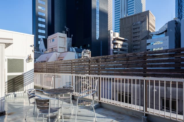その他_屋上にはテラスがあるので疲れたときにはリフレッシュできます。