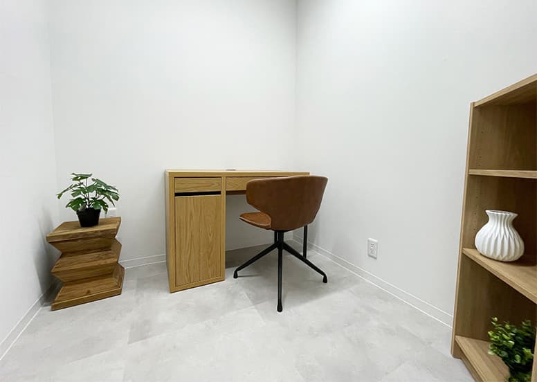 専有部_個室。家具付きのお部屋です。