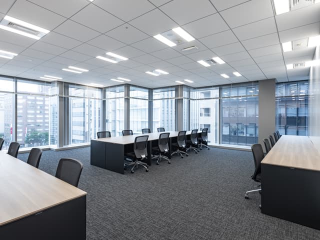 個室_窓付きのお部屋からは天神の街並みが一望できます。※画像はイメージです。