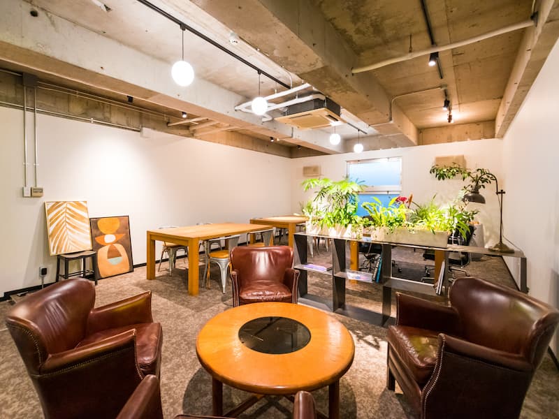 個室_Model Room。入居者様の趣味趣向に合わせてオフィスのカスタマイズが可能です。