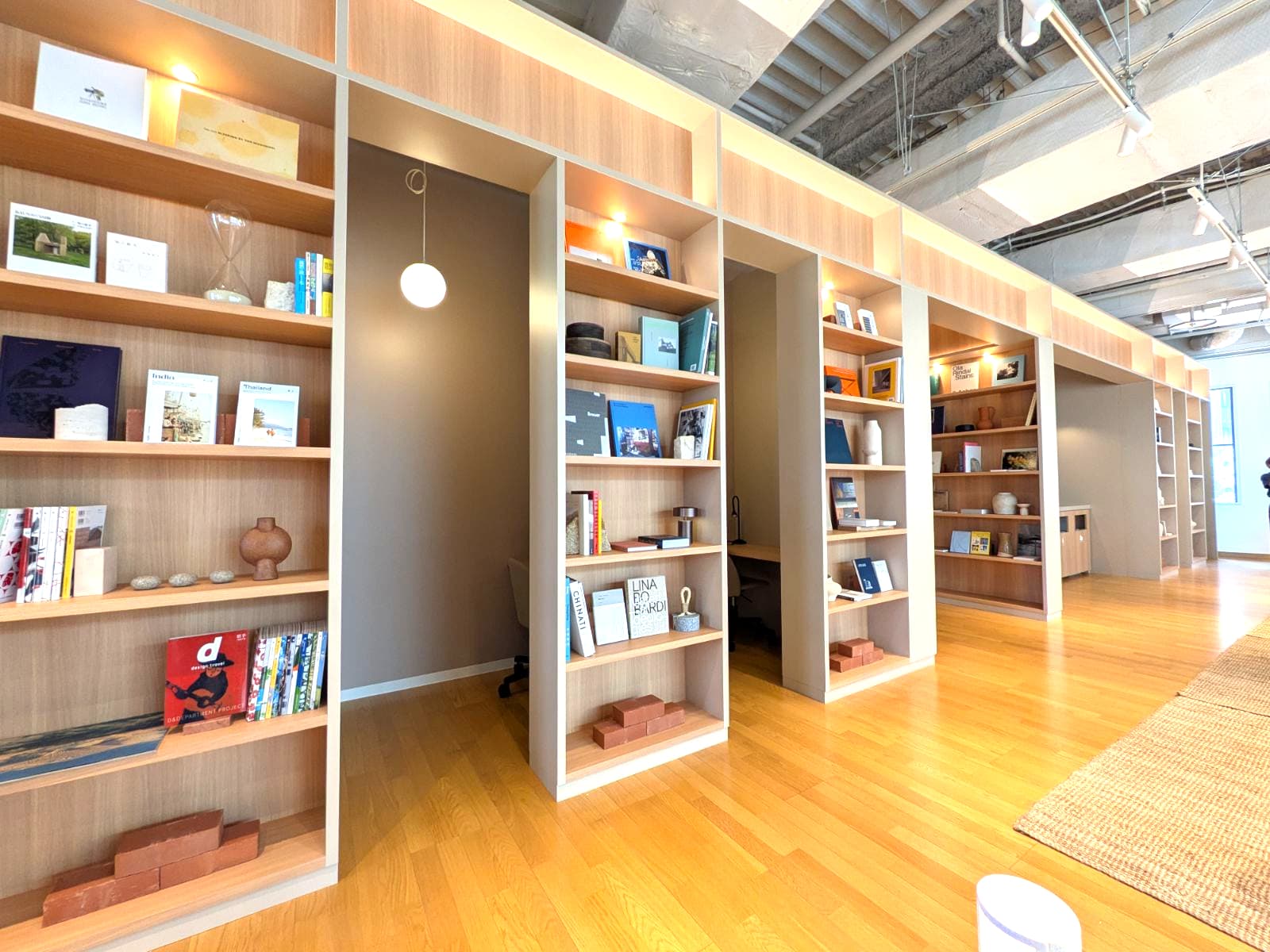 _横浜馬車道_3階ラウンジ_