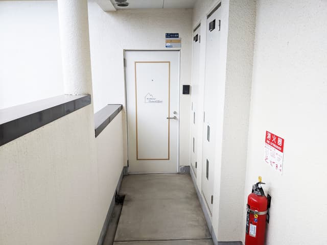 外観_オフィスは突き当たりのお部屋になります。