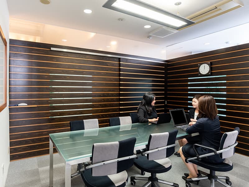 共用部_貸し会議室。リージャスでは会議室の貸し出しサービスも行っています。©Regus