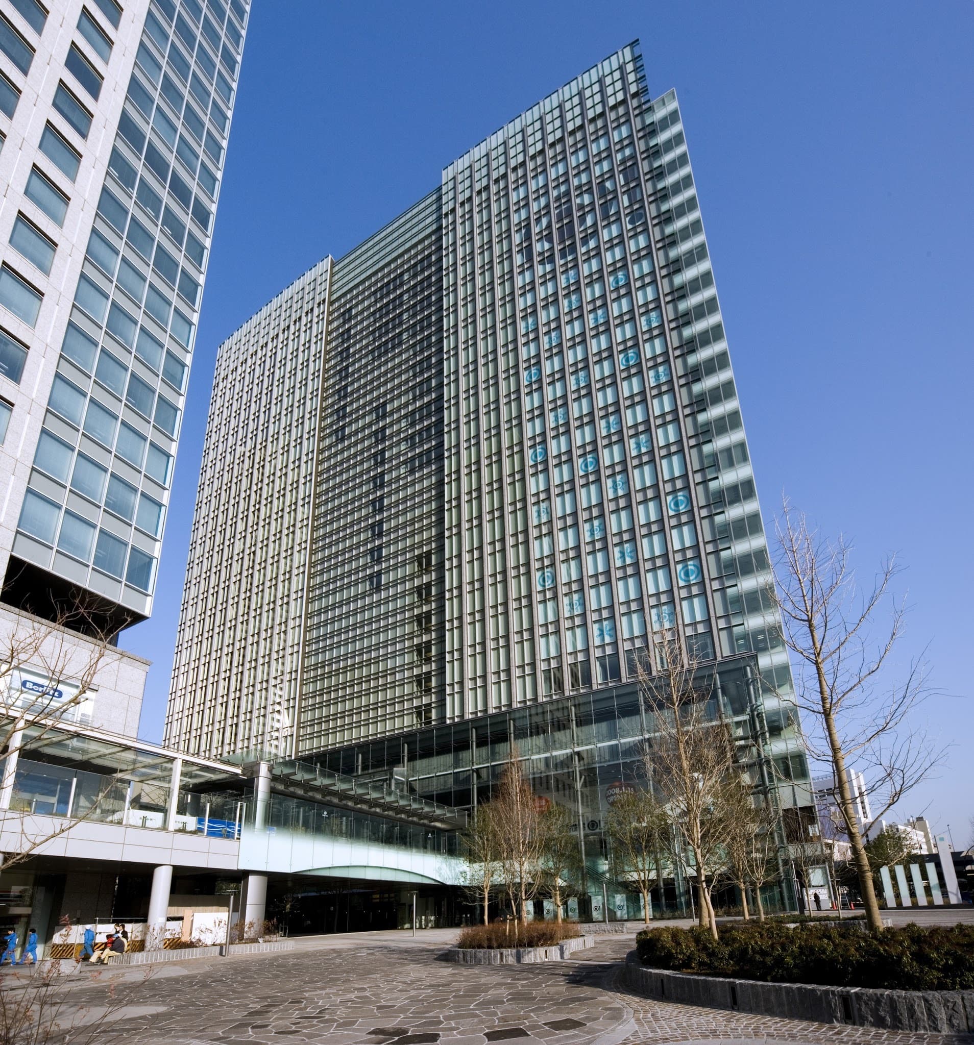 Shiodome_Building_Photo_3