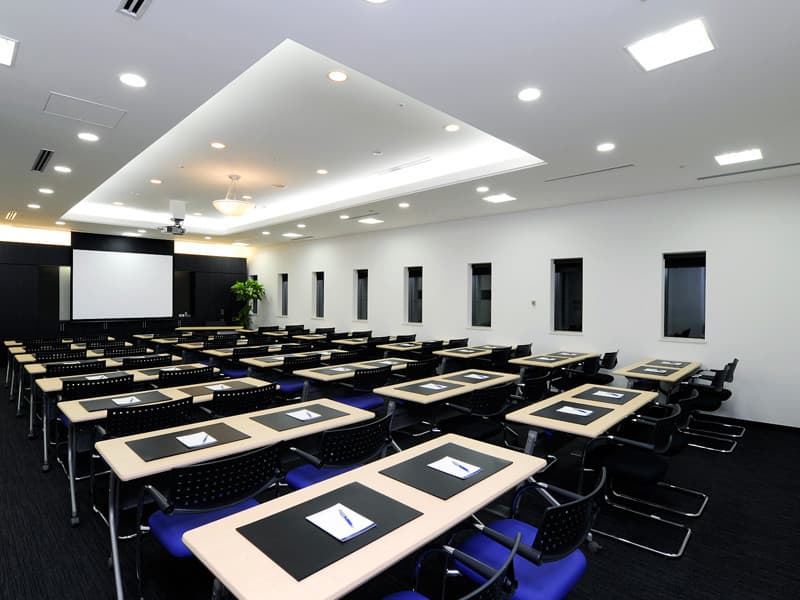 大会議室_フロア内に会議室は6室あります©Regus