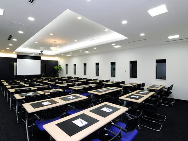 大会議室_フロア内に会議室は6室あります©Regus