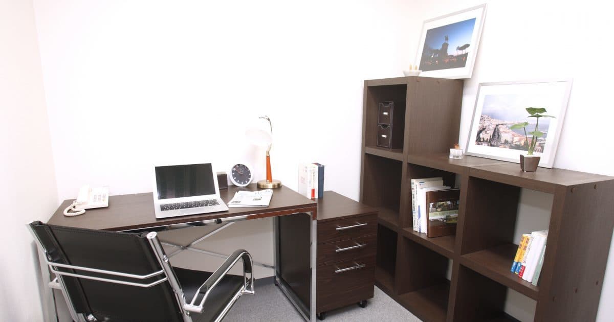 専用オフィス_1人あたりのスペースがしっかりと確保されているので広々とご利用いただけます