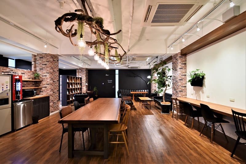 ラウンジ_カフェコーナーや電子レンジを完備しています。