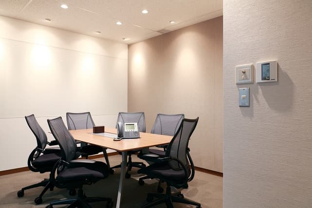 会議室_様々な人数に対応した会議室がご用意されています