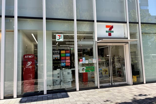 近隣のコンビニ_セブンイレブン 目黒セントラルスクエア店(徒歩3分)