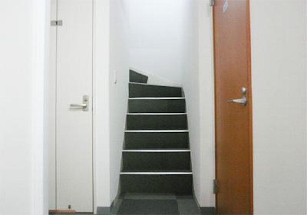 共用部_階段での移動も可能となっています。