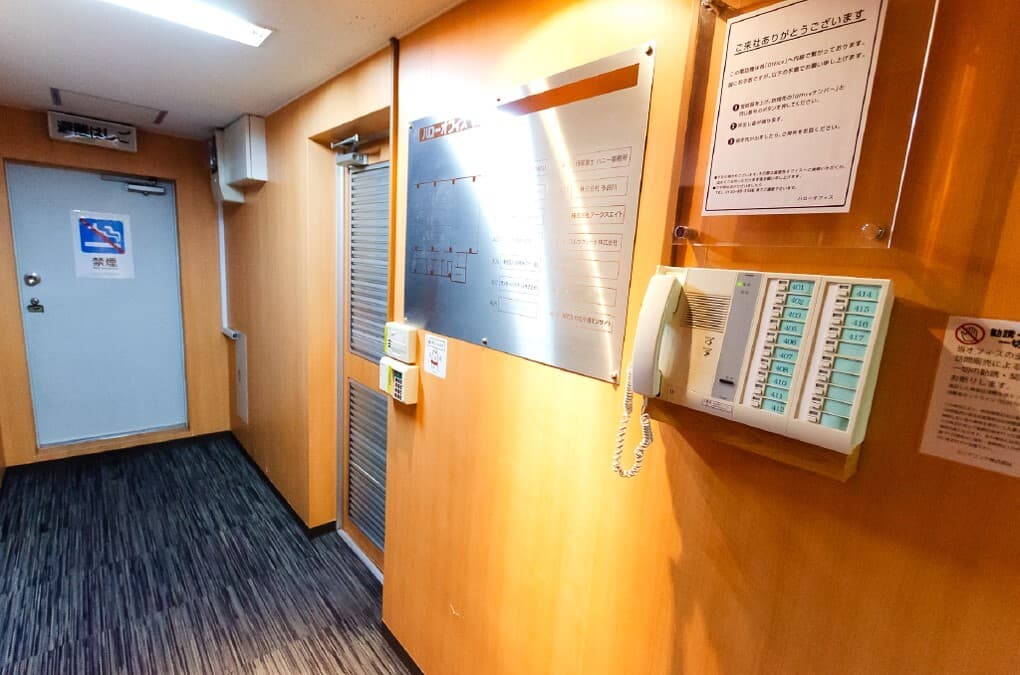 エントランス_24時間機械警備