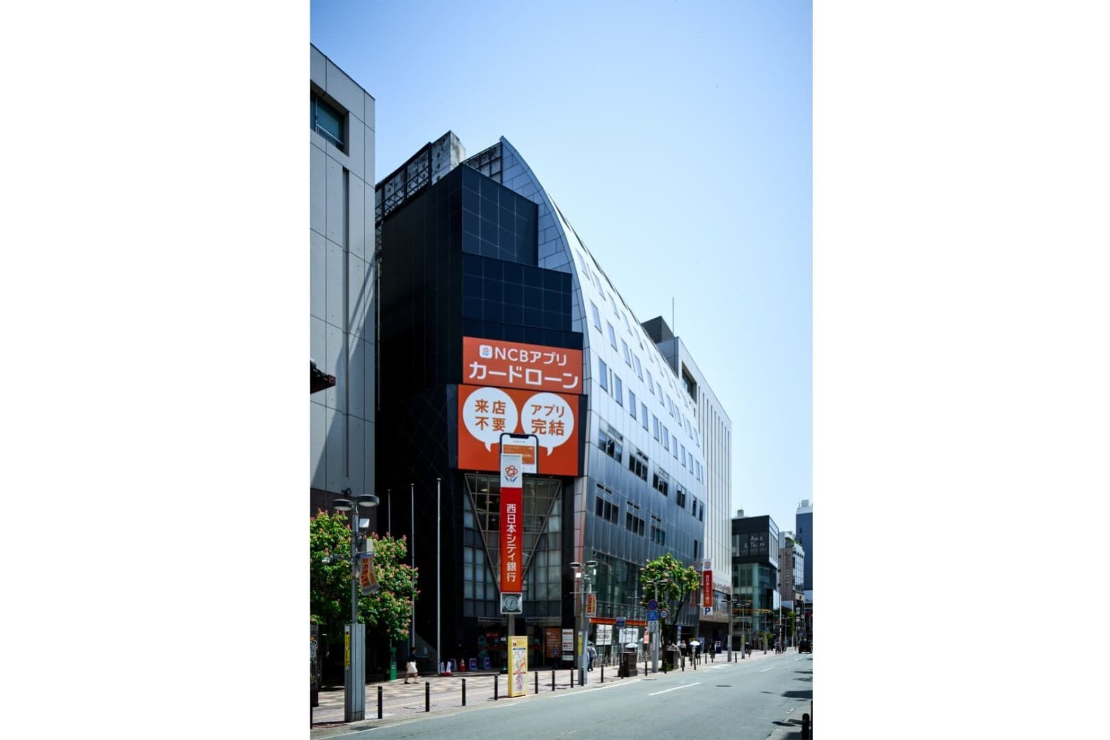 外観_天神駅から徒歩6分の場所にあります。