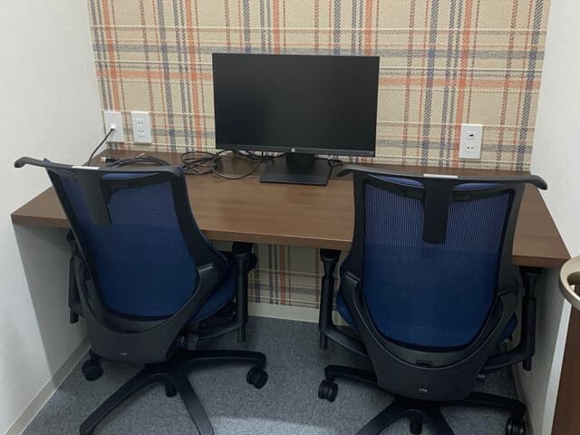 個室_ネット環境も整備されているため、すぐに作業に取り掛かれます。