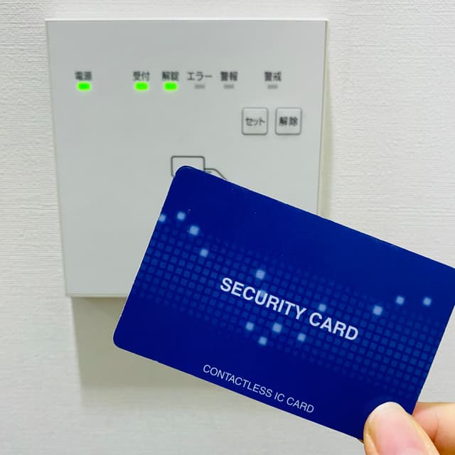 セキュリティカードで24時間入退館可能です。