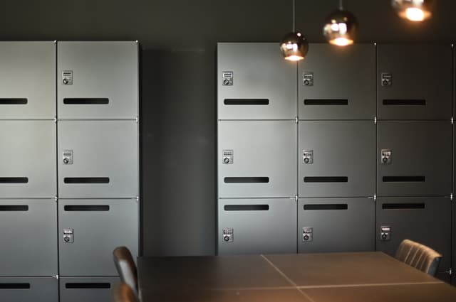 設備_ロッカーもございます。重いお荷物を置いておけるので非常に便利です。