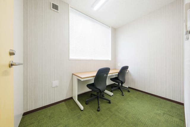 専有部_個室。家具・インターネット環境が備え付けの個室です。