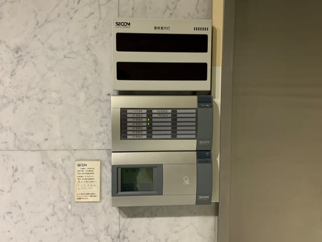 設備_セキュリティ。入退室には鍵を使用し、システム警備があります。