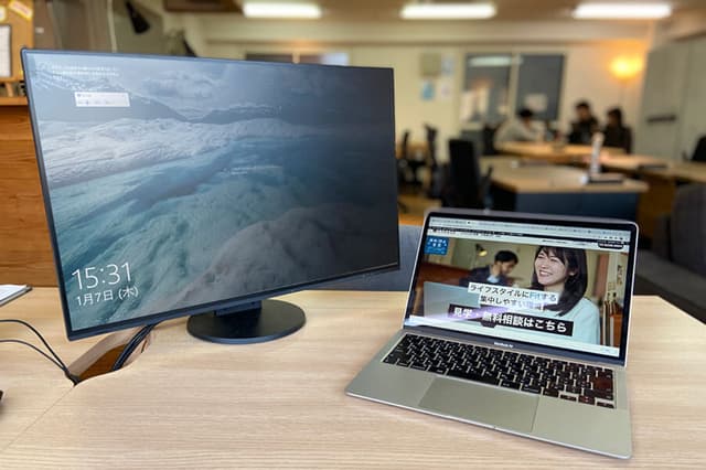レンタルPCモニター_月額2,000円で貸し出しています。持ち込みも可能です。