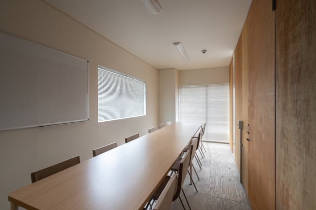 共用部_時間貸し会議室。毎月一定時間まで無料でご利用いただけます。(プランにより異なる)