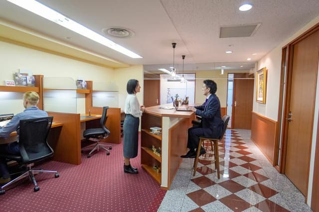 コワーキングスペース_ご入居者様だけでなく、ご来訪のお客様にも好評なモダンかつラグジュアリーな空間です