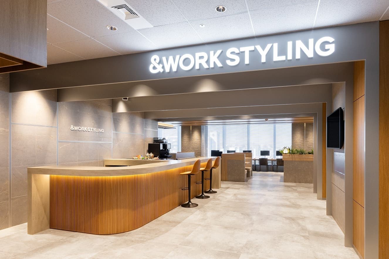 外観_受付。営業時間内はスタッフが常駐しています。