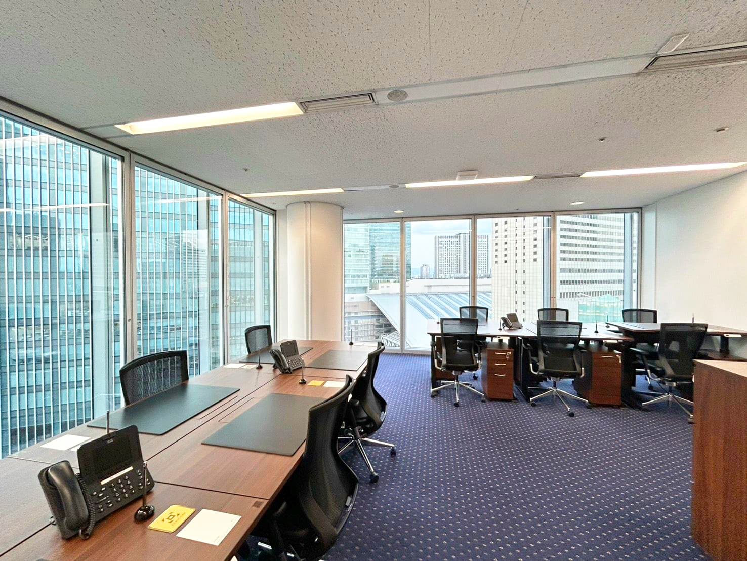 窓側オフィス10-12名様