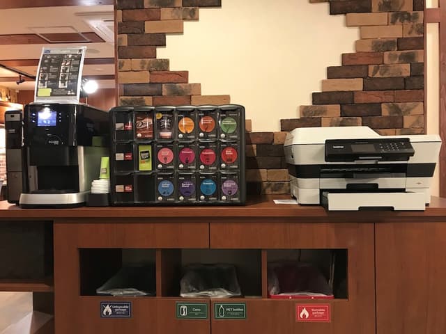 設備_無料でご利用いただけるインクジェットプリンターやドリンクバーなど充実の設備をご用意しています
