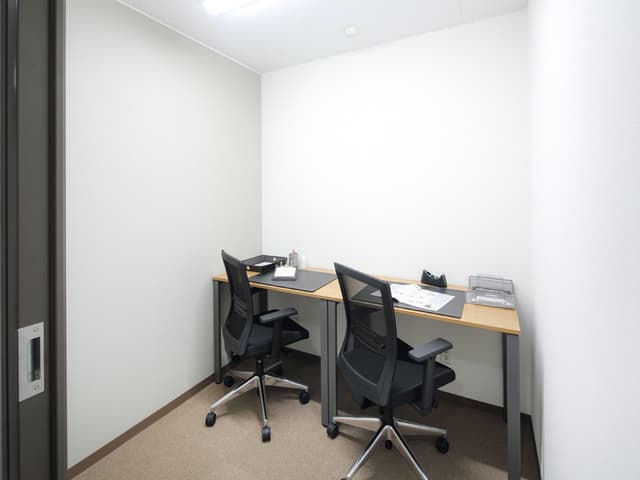 個室_2名ほどでご利用いただける個室です©Regus