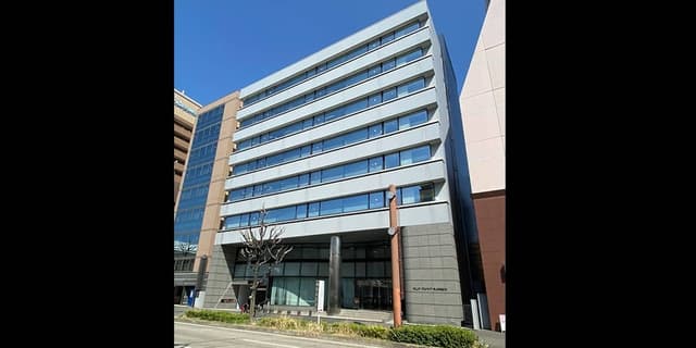 外観_丸の内駅から徒歩1分の場所にあります。©Regus