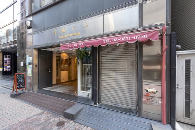 外観_ビル入口。