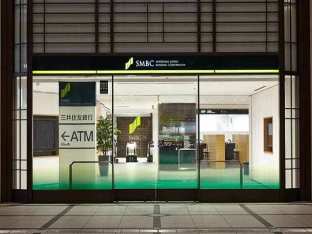 近隣の金融機関_三井住友銀行 梅田支店(徒歩7分)