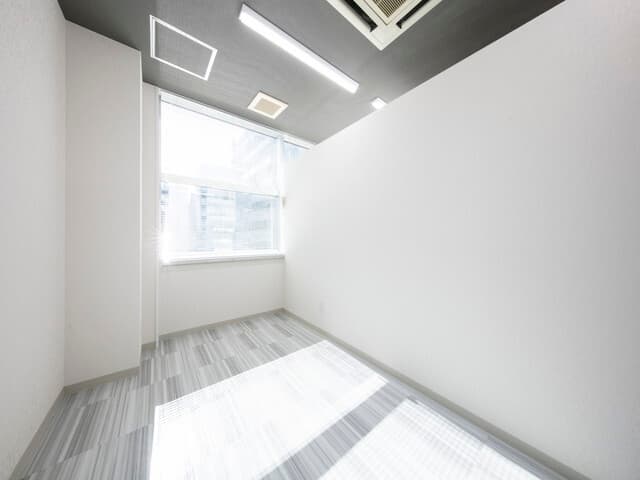 白を基調とした高級感ある内装となっています