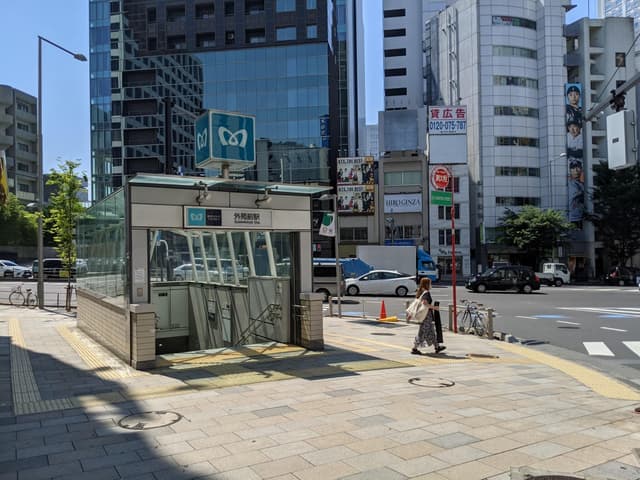 最寄り駅_外苑前駅より徒歩30秒